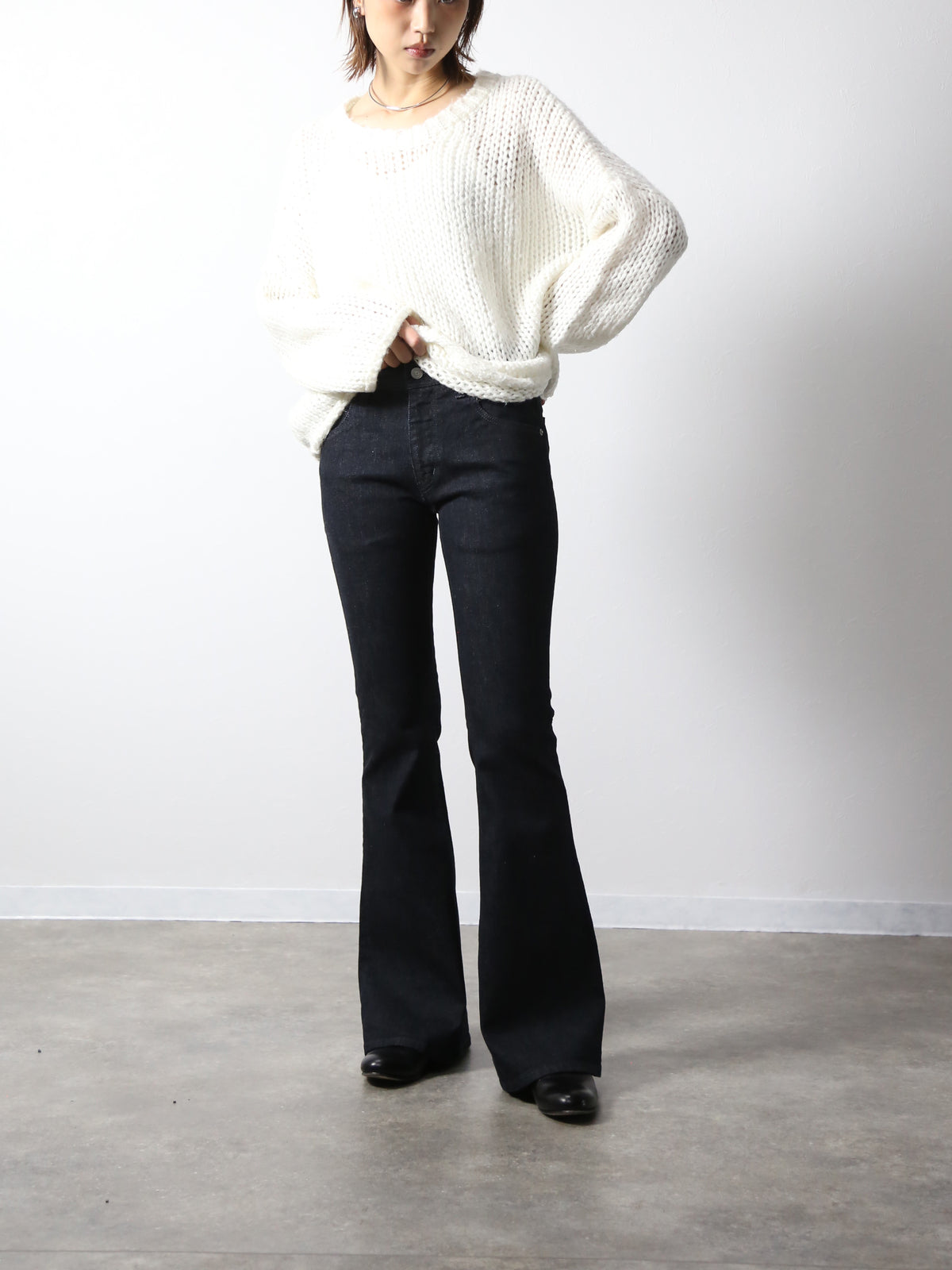 ジンバブエコットン ベルボトムジーンズ　ブラックカラーデニム/ユニセックス