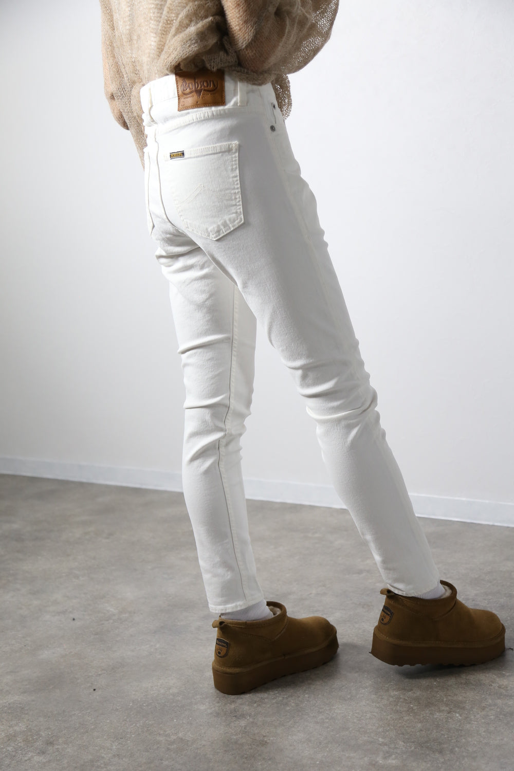 プレミアムジーンズ 　テーパードストレート　抗菌・防汚・撥水加工ホワイトデニム/レディス