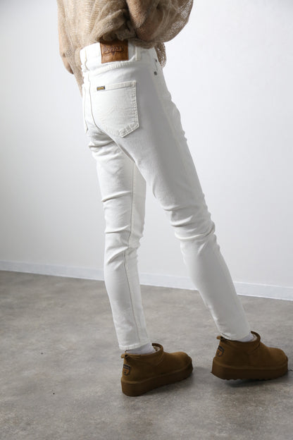 プレミアムジーンズ 　テーパードストレート　抗菌・防汚・撥水加工ホワイトデニム/レディス