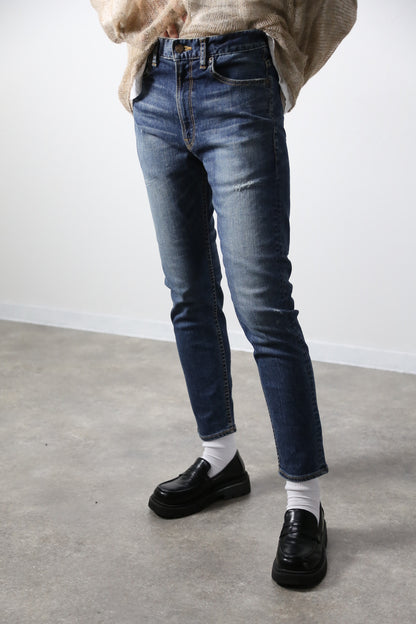 プレミアムジーンズ　テーパードストレート　ユーズドカラー/レディス