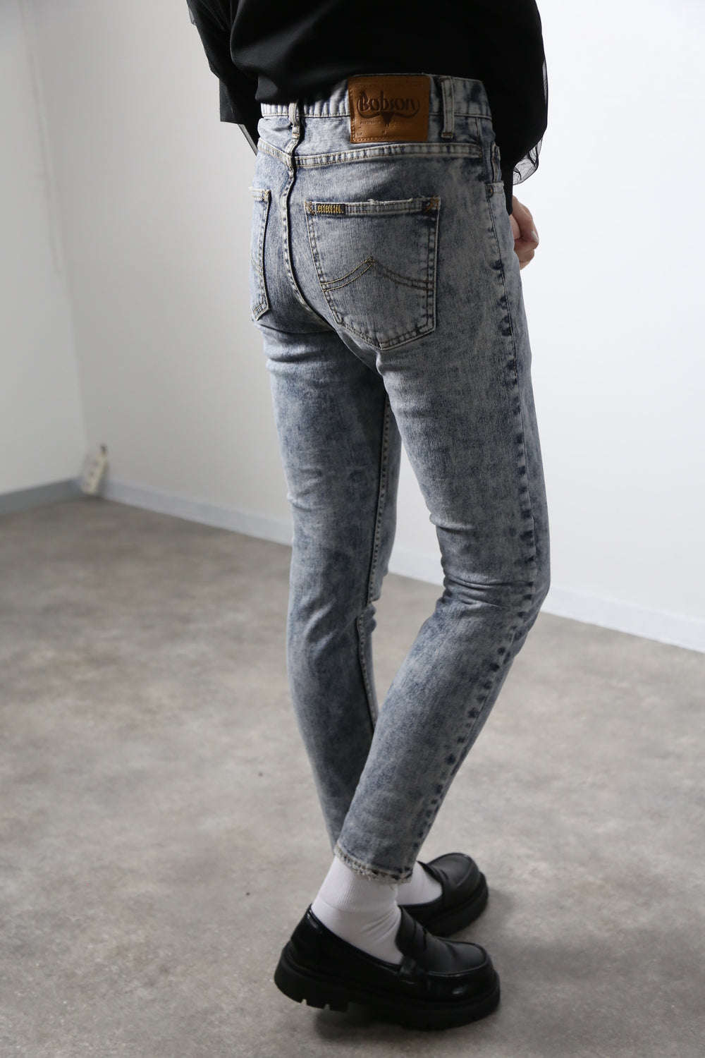 プレミアムジーンズ テーパードストレート　クラウドケミカルカラー/レディス